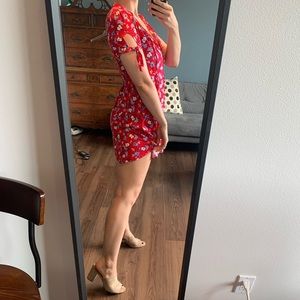 ☀️Red Floral Sundress with buttons, tie sleeves☀️